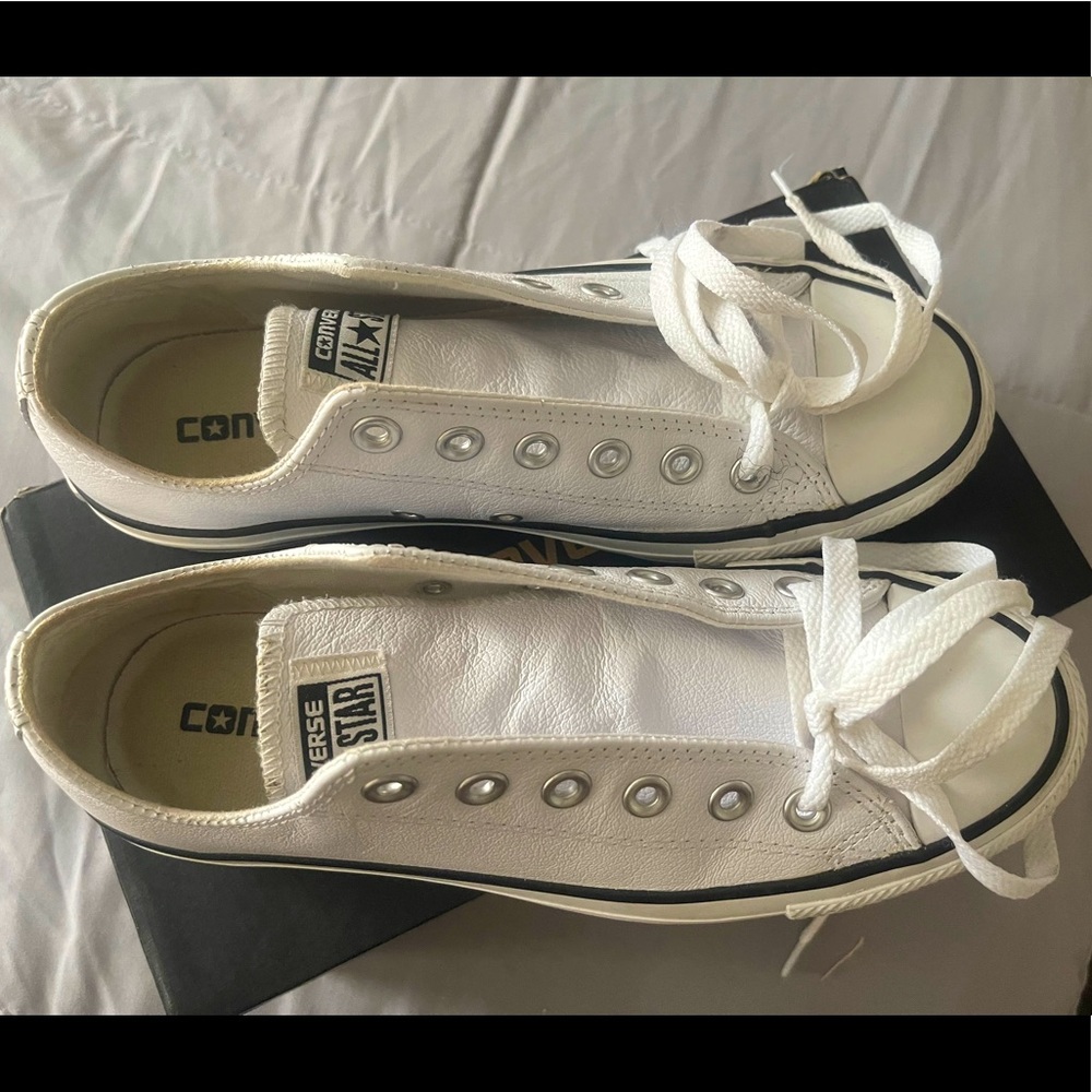 White Leather Converse Lowtop Sneakers